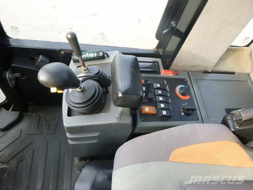 CAT 924 G HL ホイールローダー・タイヤショベル