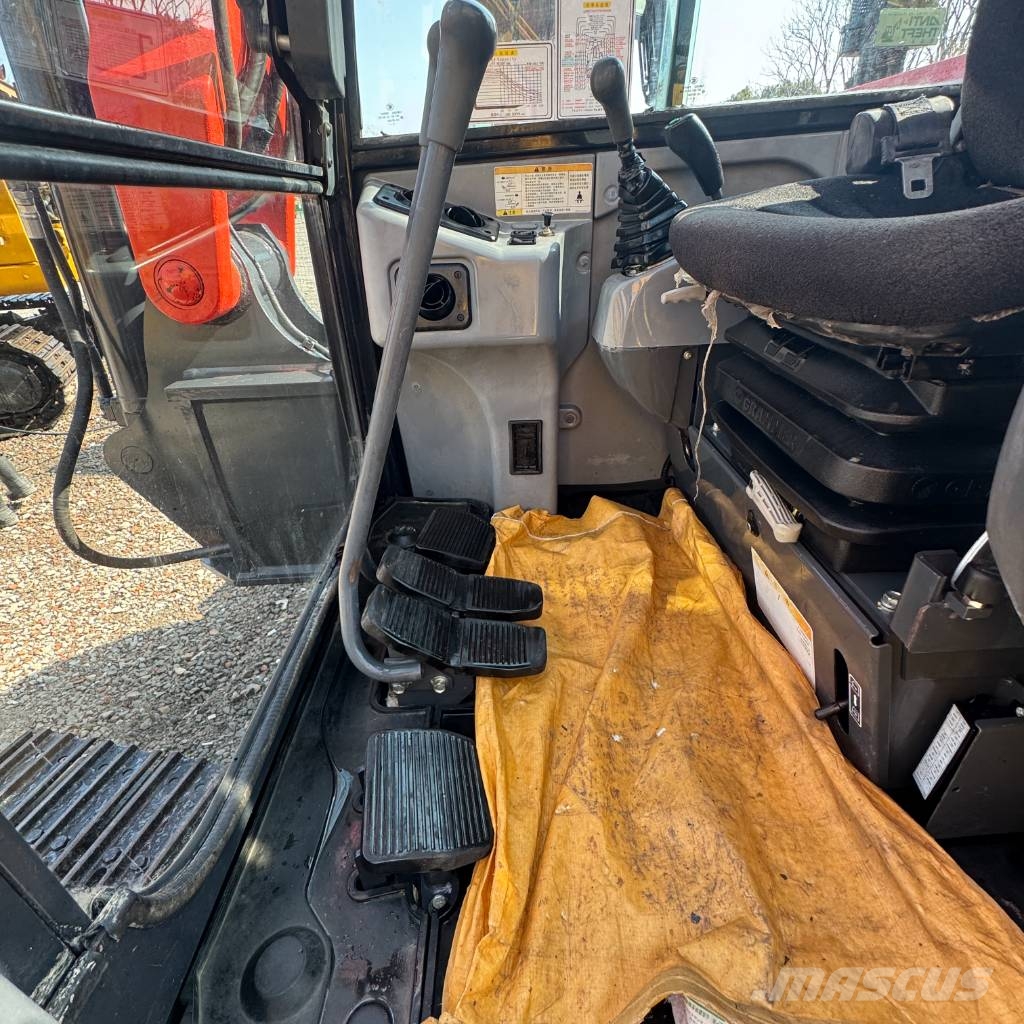 Kubota KX 080 小型挖掘机