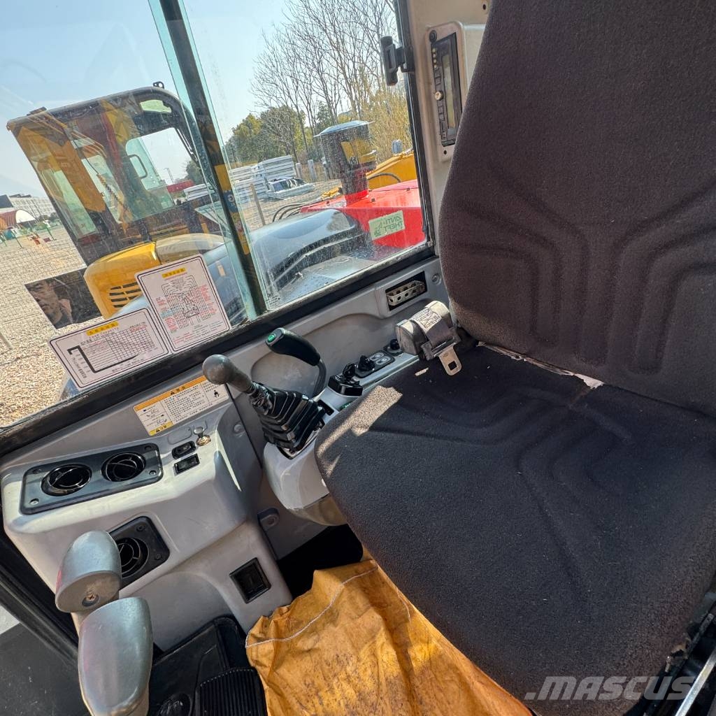 Kubota KX 080 小型挖掘机