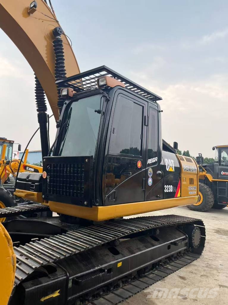 CAT 323 D2L Bageri gusjeničari