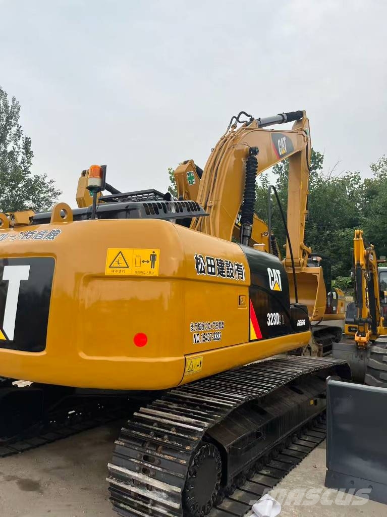 CAT 323 D2L Bageri gusjeničari