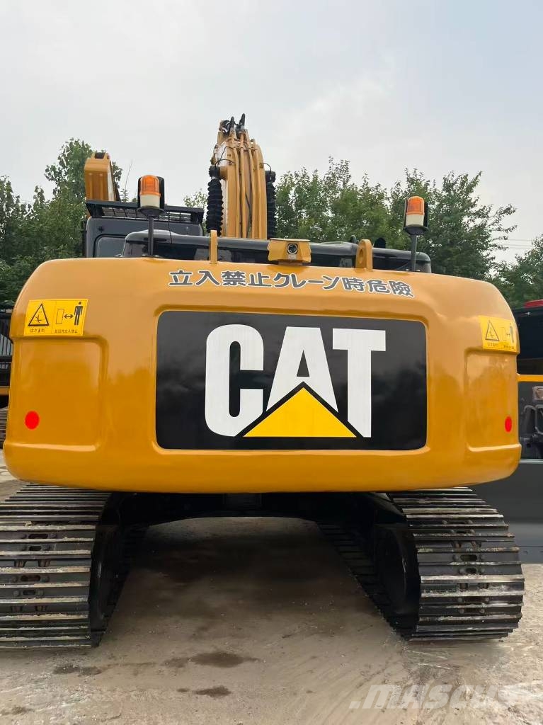 CAT 323 D2L Bageri gusjeničari