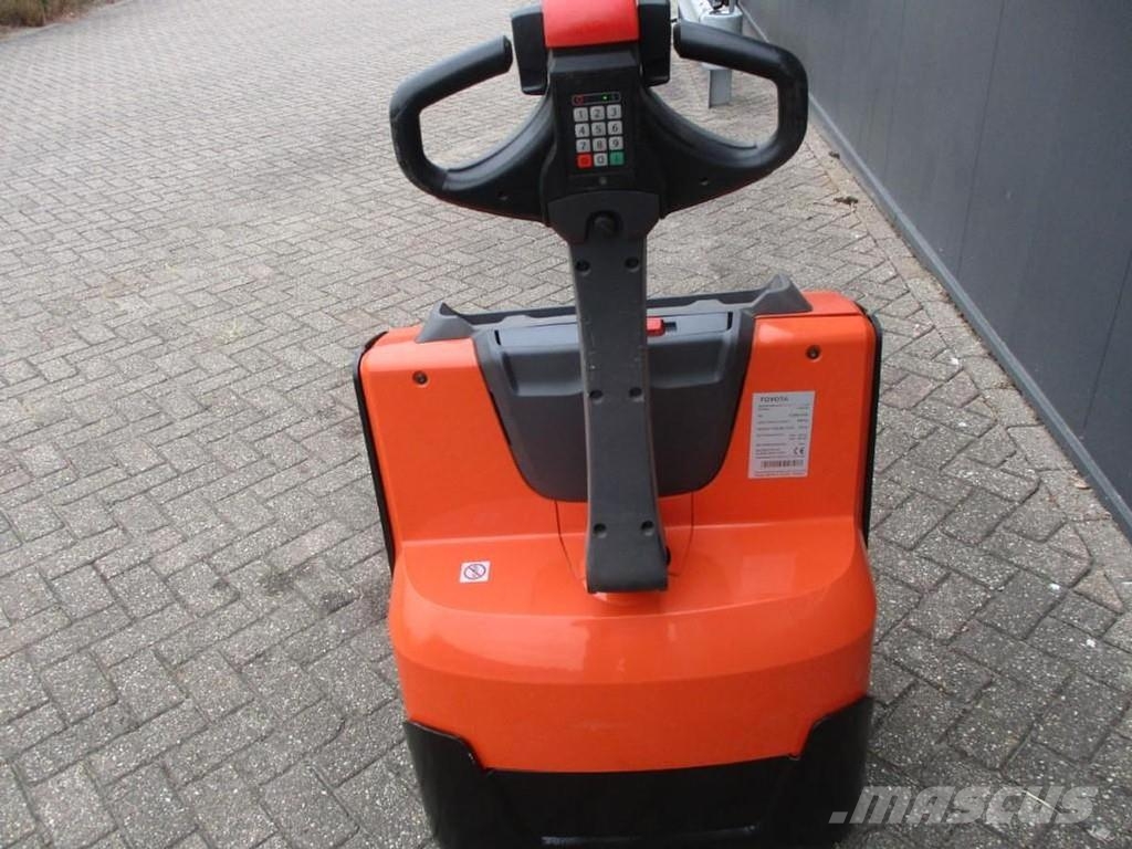 Toyota LWE140 Lavansiirtotrukit