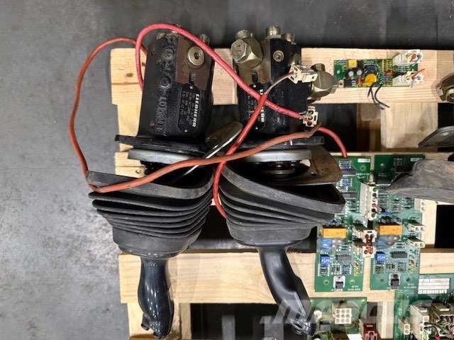 Liebherr R 954 B USED PARTS CAB COMPLET Førerhus og Interiør