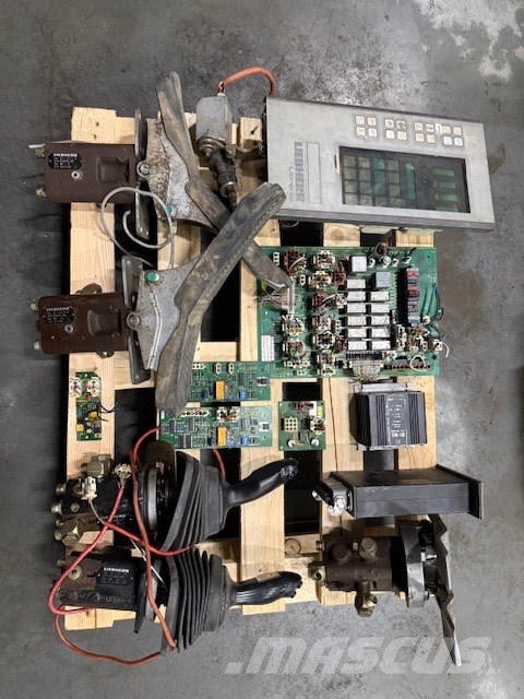 Liebherr R 954 B USED PARTS CAB COMPLET Førerhus og Interiør