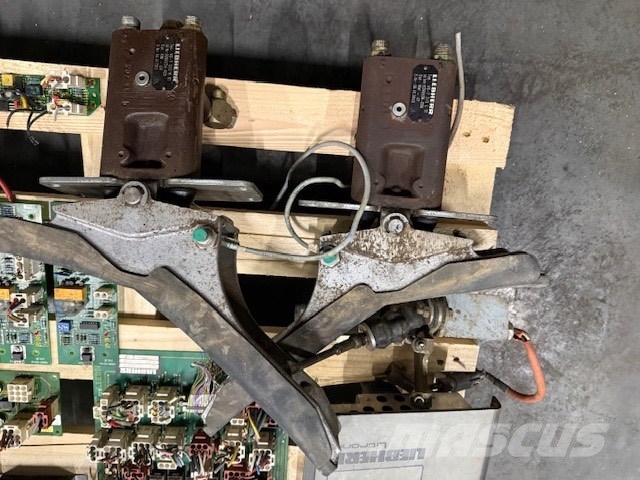 Liebherr R 954 B USED PARTS CAB COMPLET Førerhus og Interiør