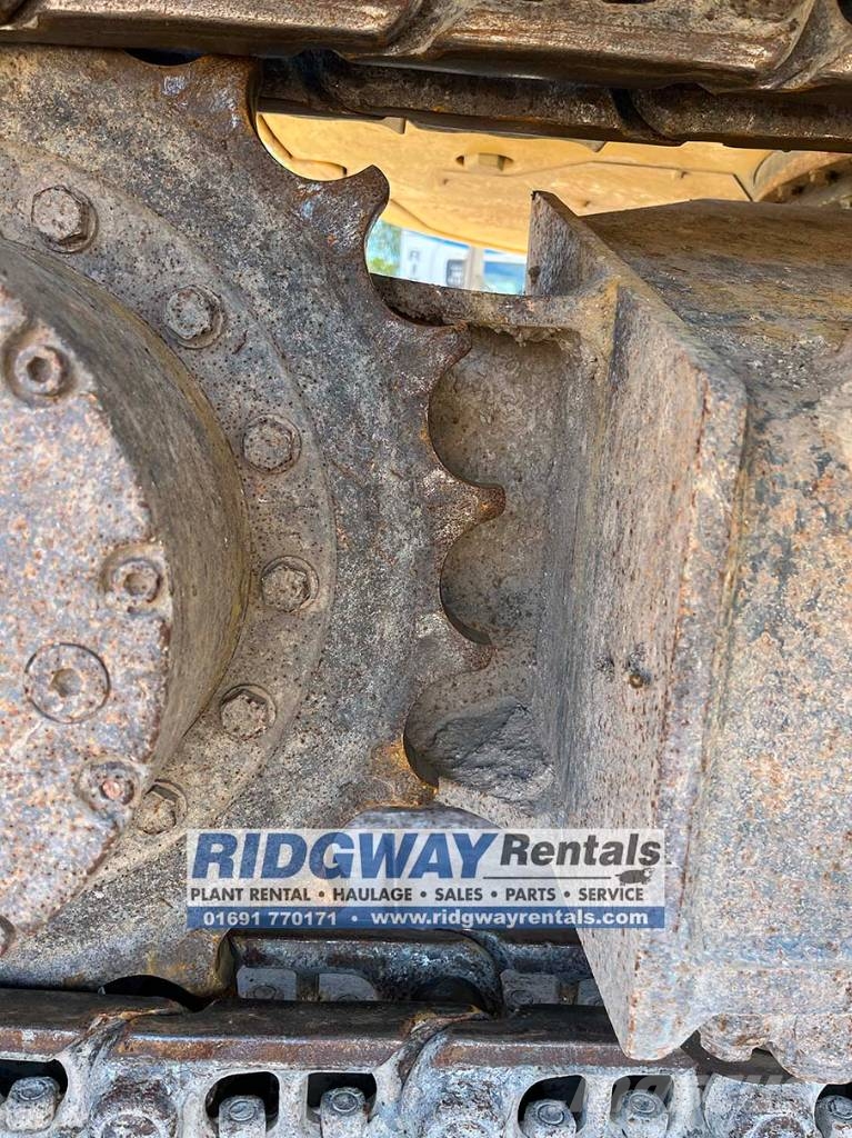 Komatsu 138 Crawler excavators