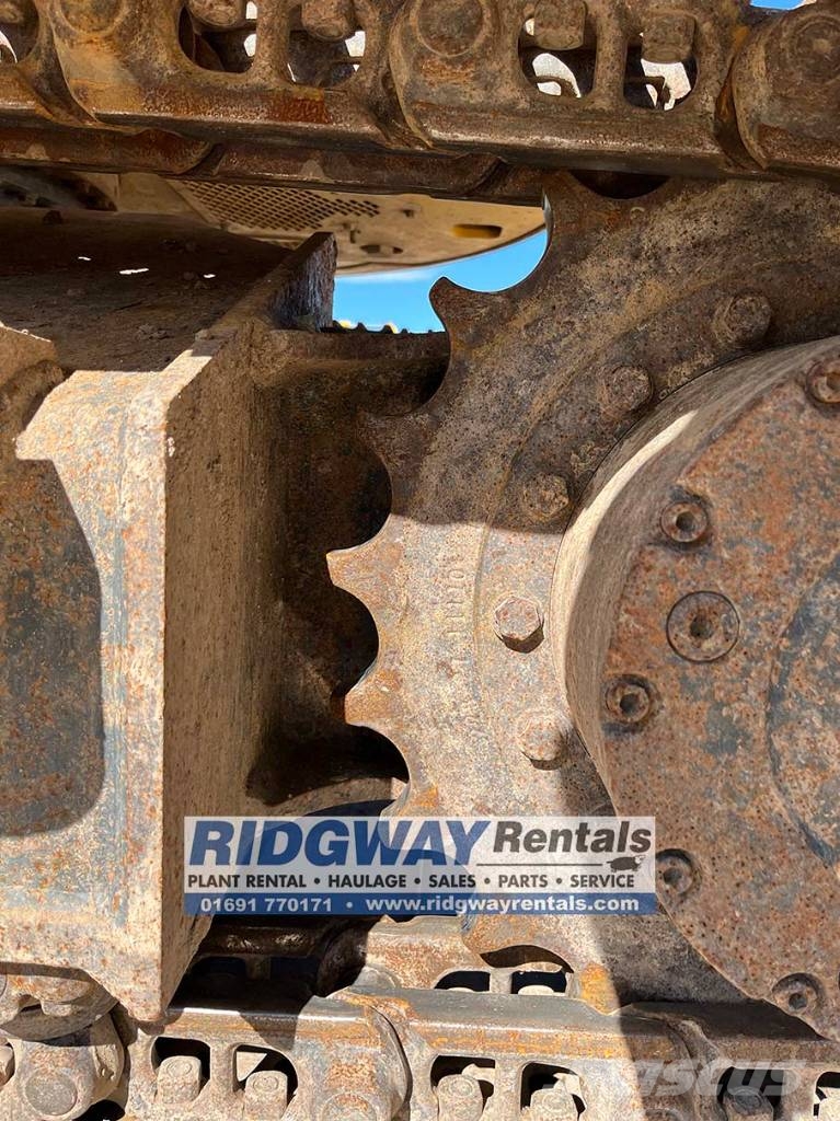 Komatsu 138 Crawler excavators