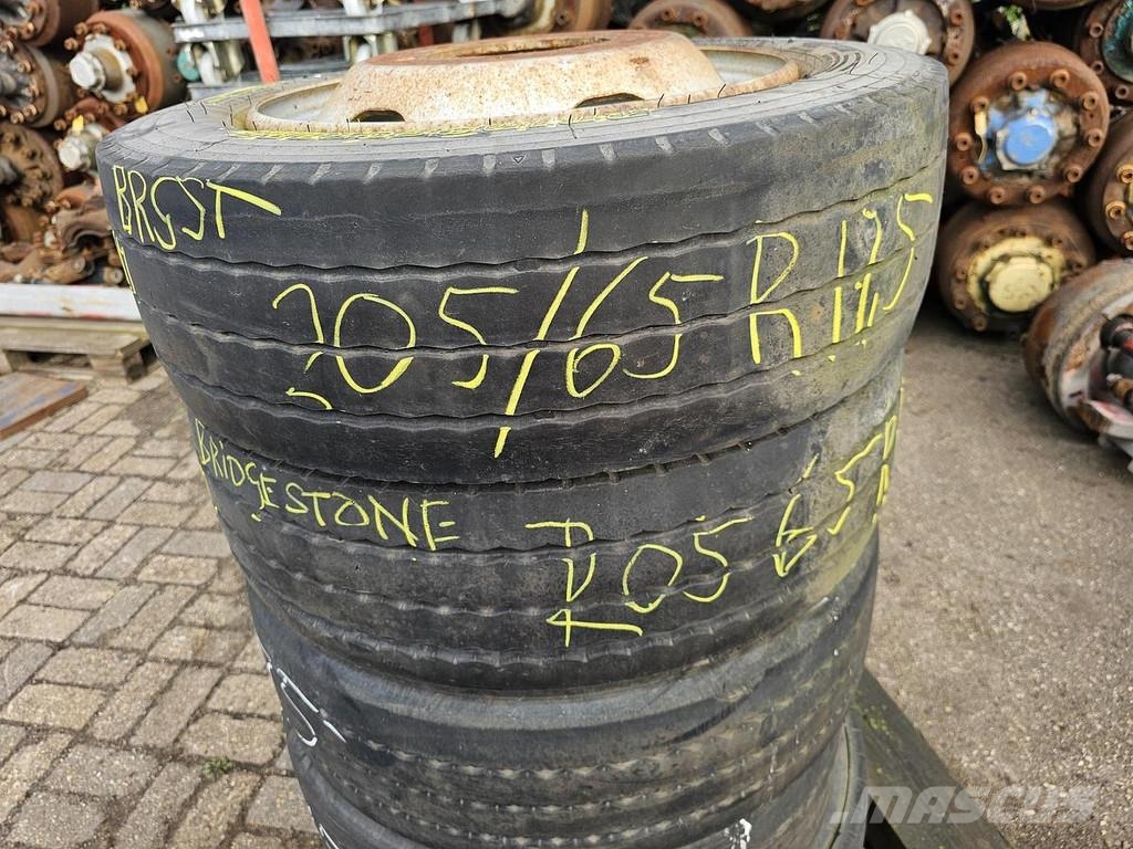 Bridgestone R 168 Llantas