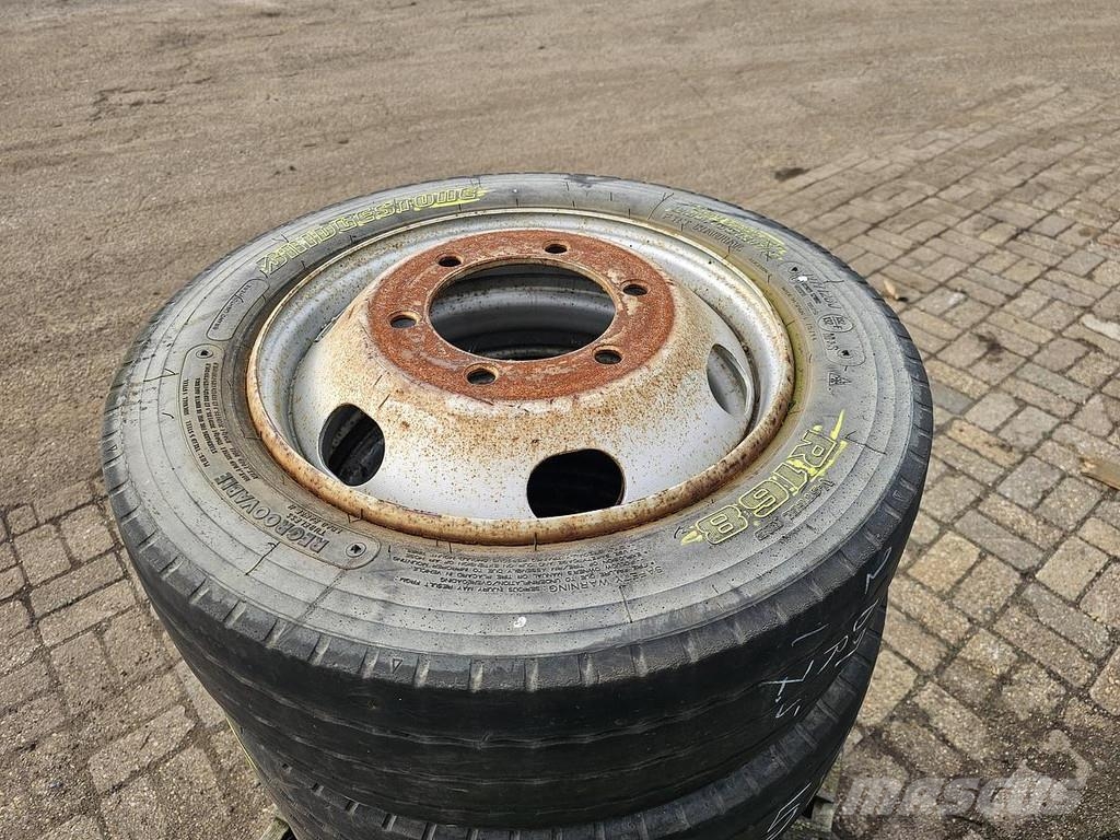 Bridgestone R 168 Llantas