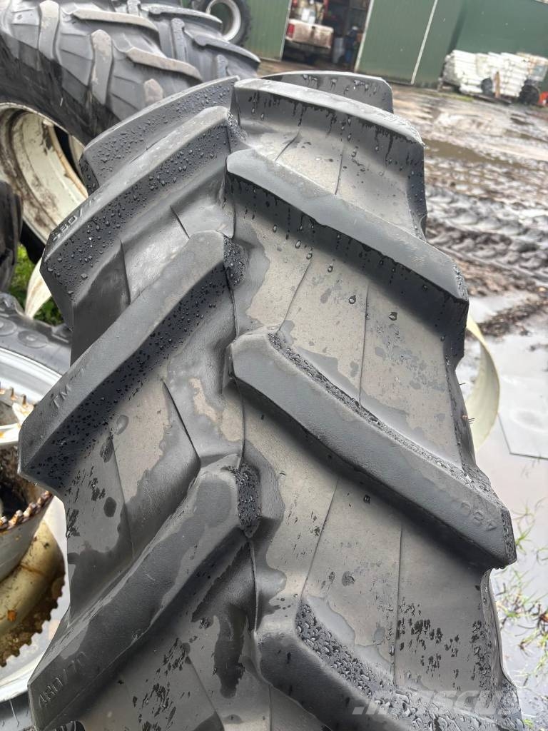 Deutz-Fahr Agratron 121 Traktoriai
