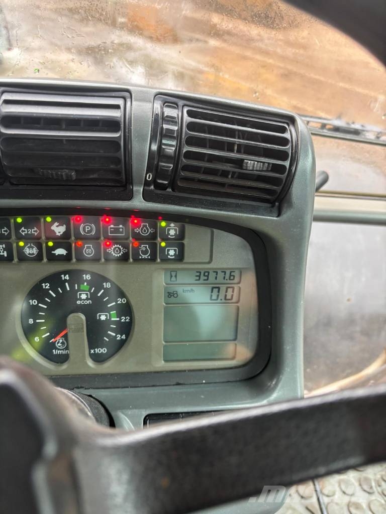 Deutz-Fahr Agratron 121 Traktoriai