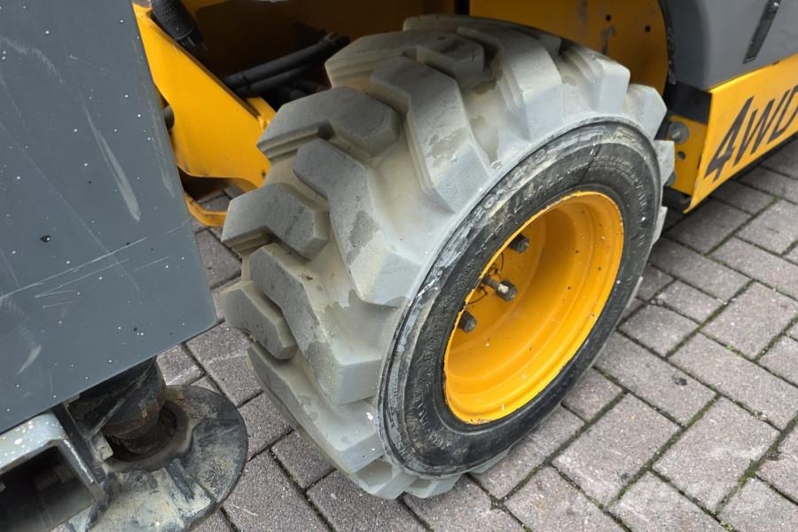Haulotte COMPACT 10DX Diesel, 4x4 Drive, 10.2m Working Heig Škarjaste dvižne ploščadi