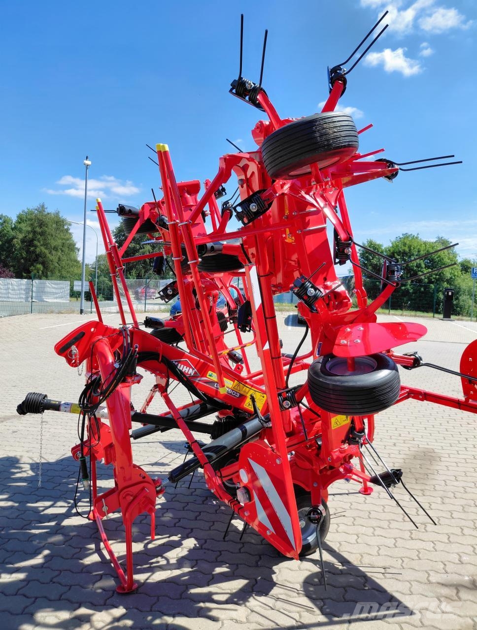 Kuhn GF 7903 Pöyhimet ja haravat