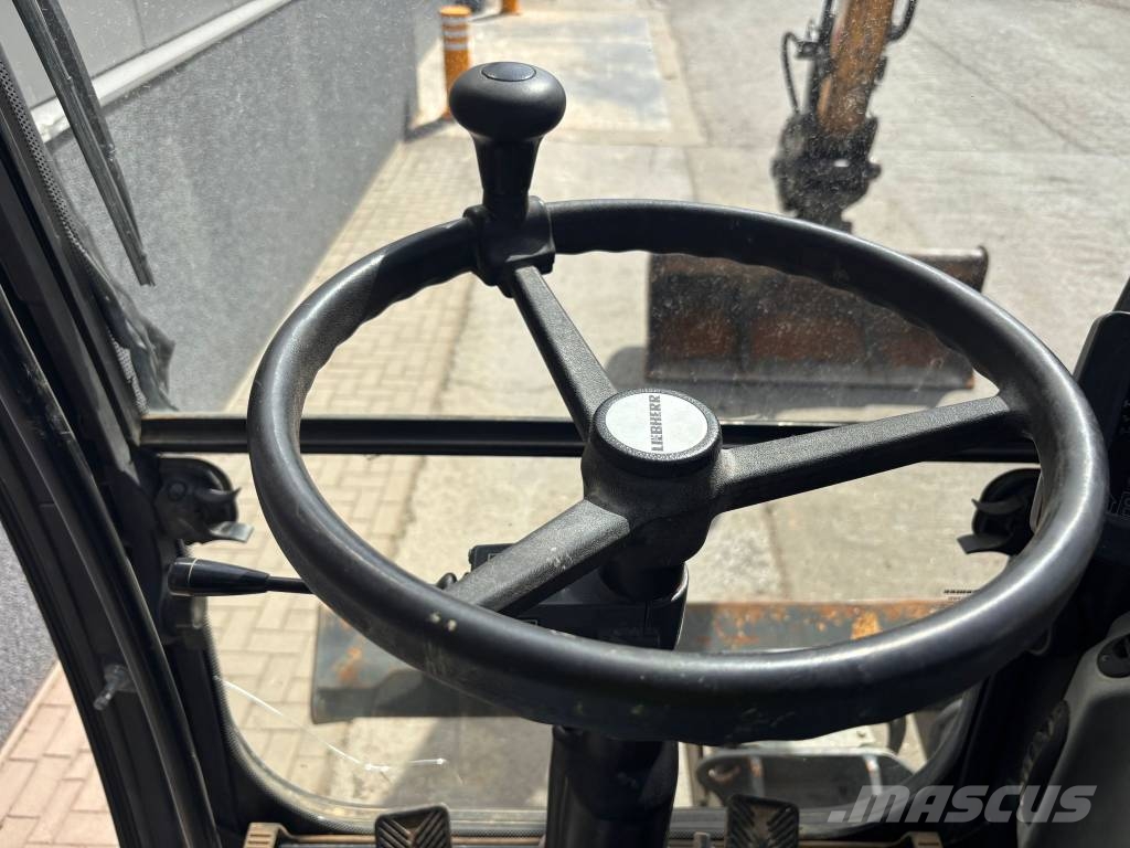 Liebherr A 912 Compact (3 Buckets + Forks) Wheeled excavators