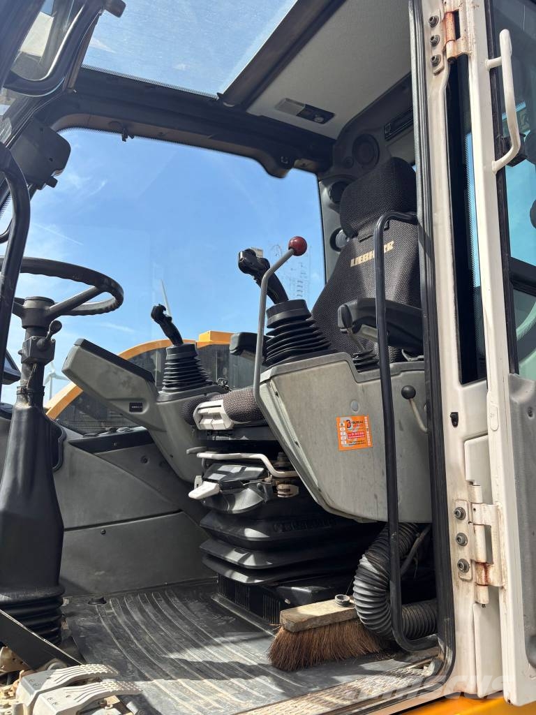 Liebherr A 912 Compact (3 Buckets + Forks) Wheeled excavators