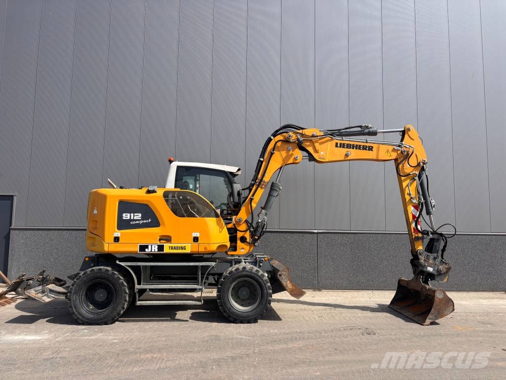 Liebherr A 912 Compact (3 Buckets + Forks) Wheeled excavators