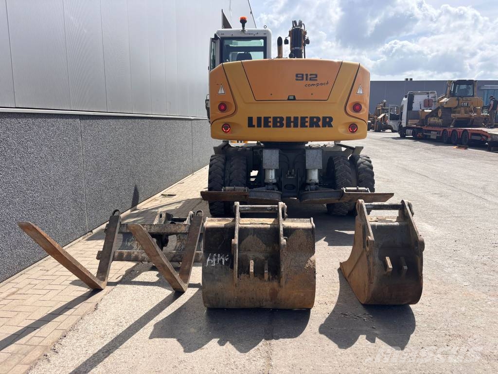 Liebherr A 912 Compact (3 Buckets + Forks) Wheeled excavators