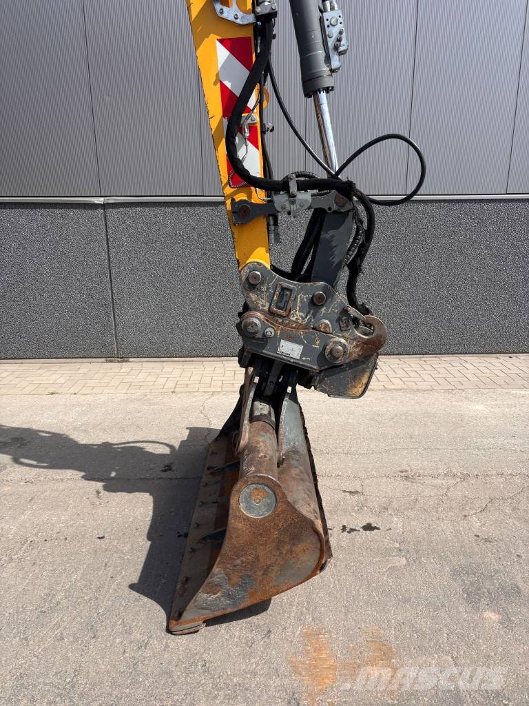 Liebherr A 912 Compact (3 Buckets + Forks) Wheeled excavators
