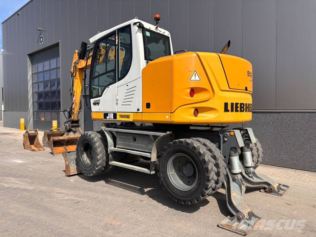 Liebherr A 912 Compact (3 Buckets + Forks) Wheeled excavators