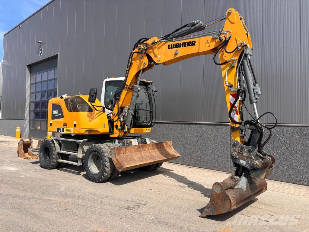 Liebherr A 912 Compact (3 Buckets + Forks) Wheeled excavators