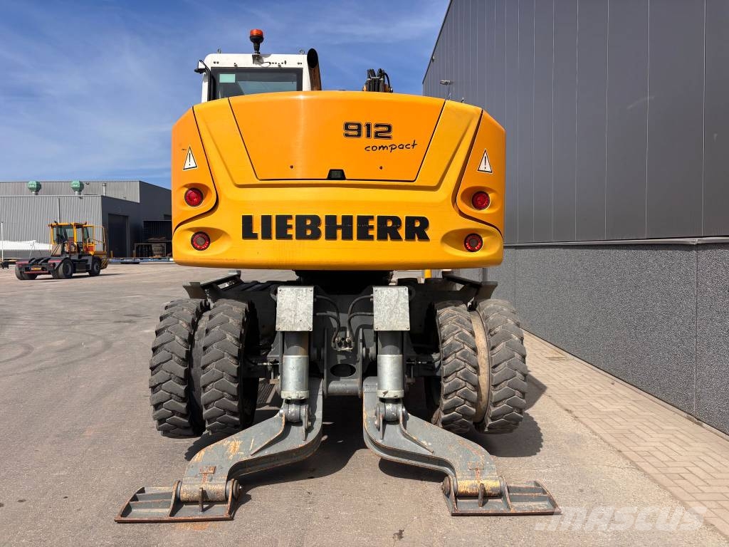 Liebherr A 912 Compact (3 Buckets + Forks) Wheeled excavators