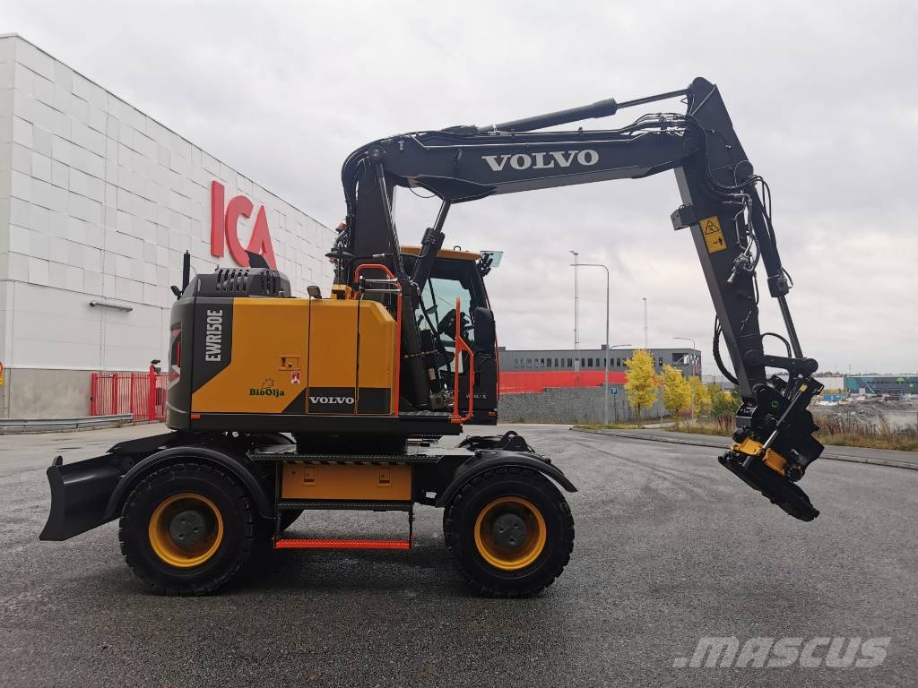 Volvo EWR150E حفارات بعجل