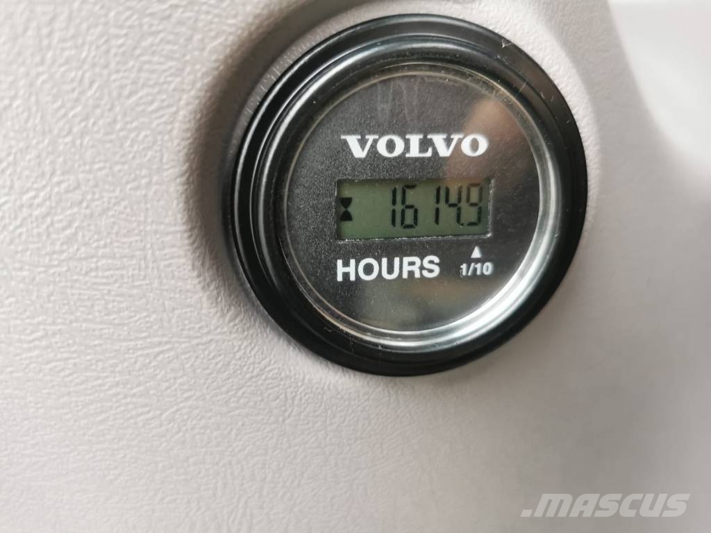 Volvo EWR150E حفارات بعجل