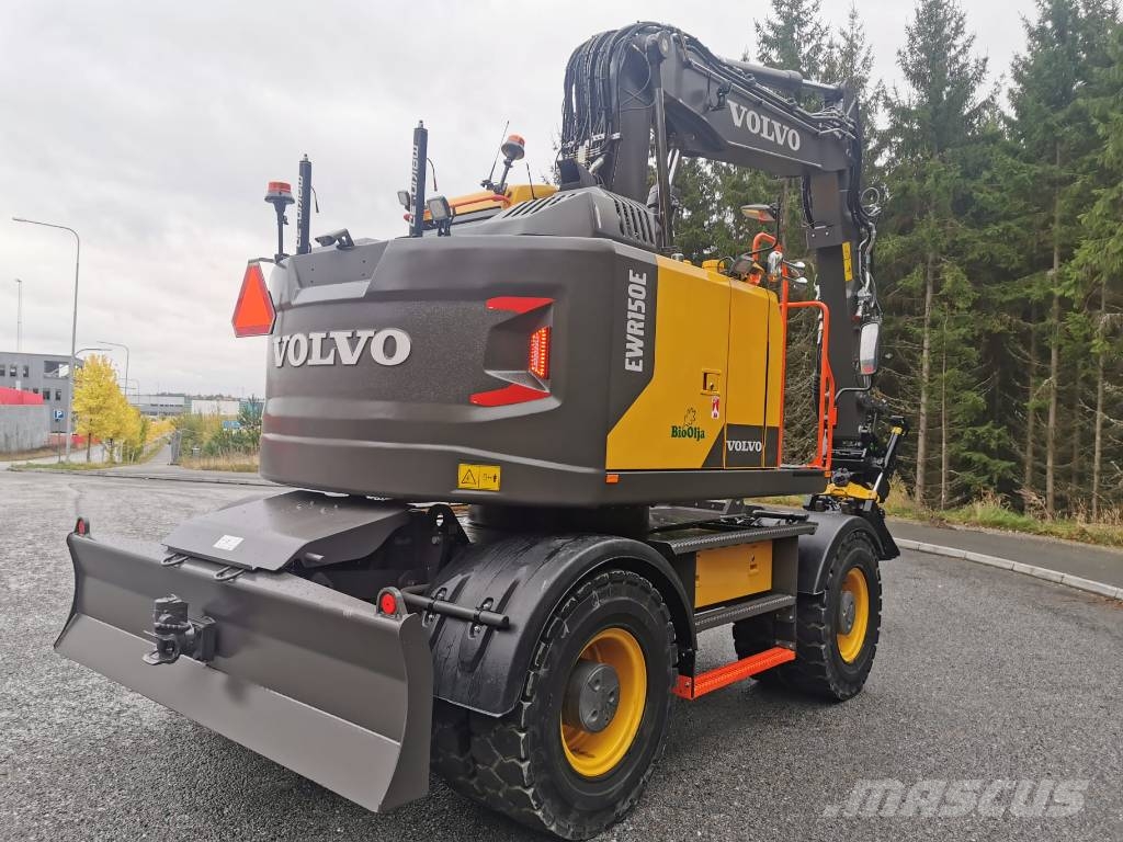 Volvo EWR150E حفارات بعجل