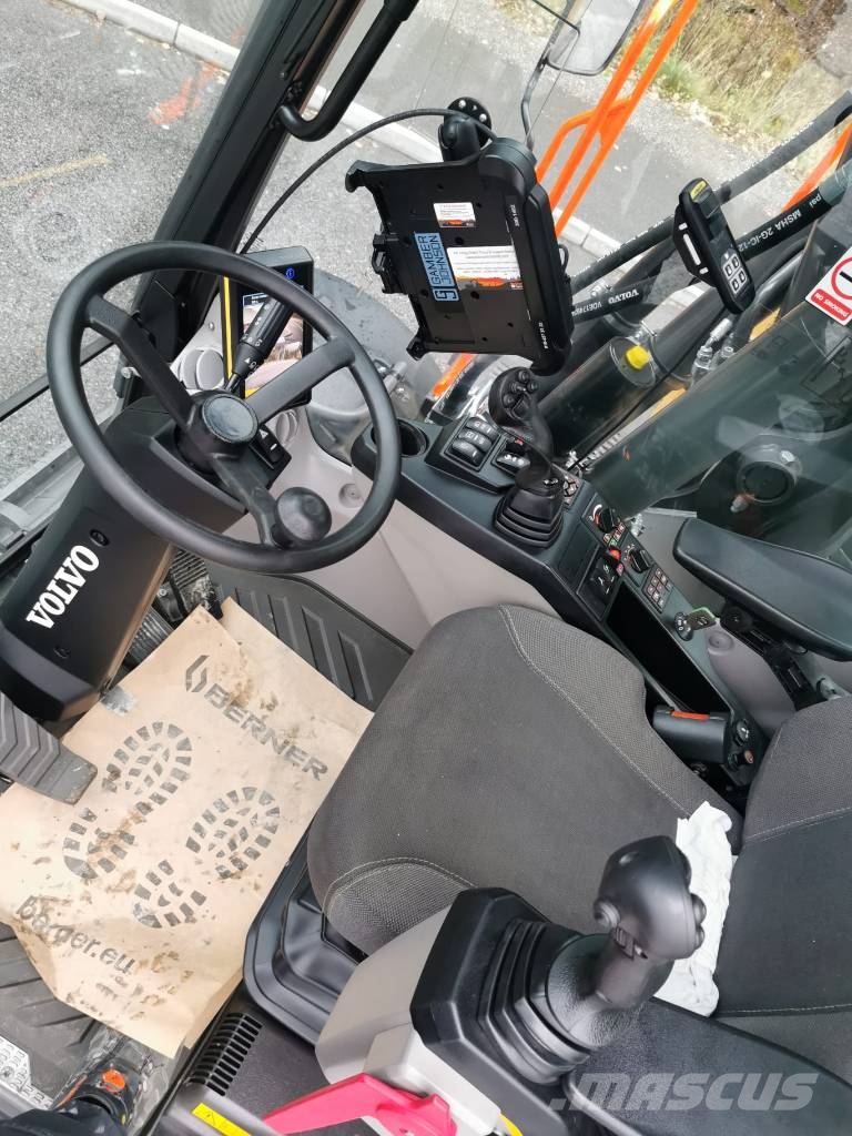 Volvo EWR150E حفارات بعجل