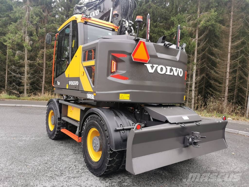 Volvo EWR150E حفارات بعجل