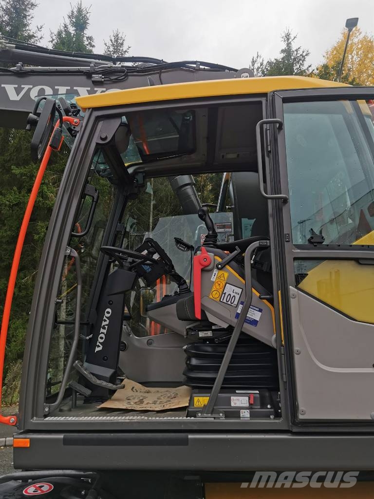 Volvo EWR150E حفارات بعجل
