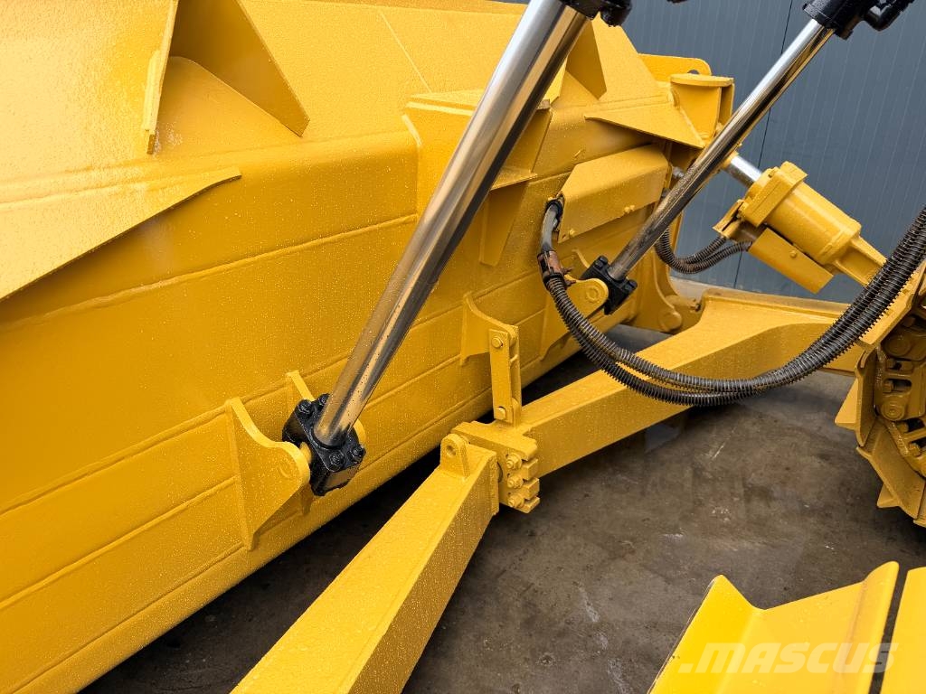 CAT D6T XL Kāpurķēžu buldozeri