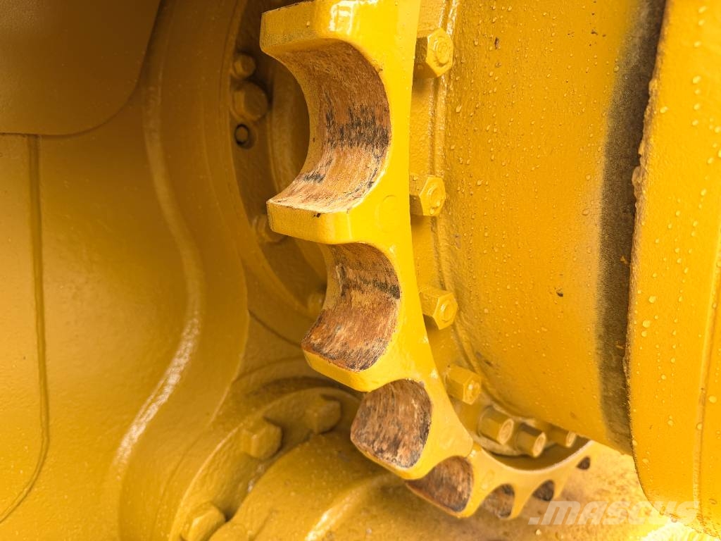 CAT D6T XL Kāpurķēžu buldozeri