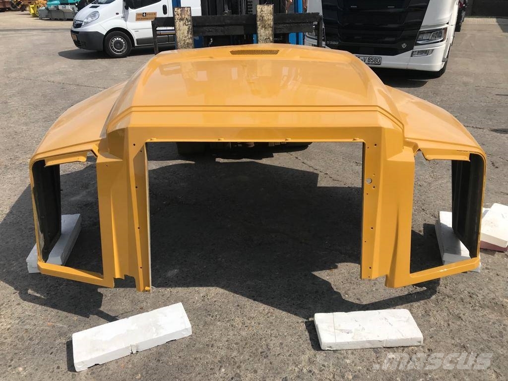 CAT 735 B Hood Chassis and suspension