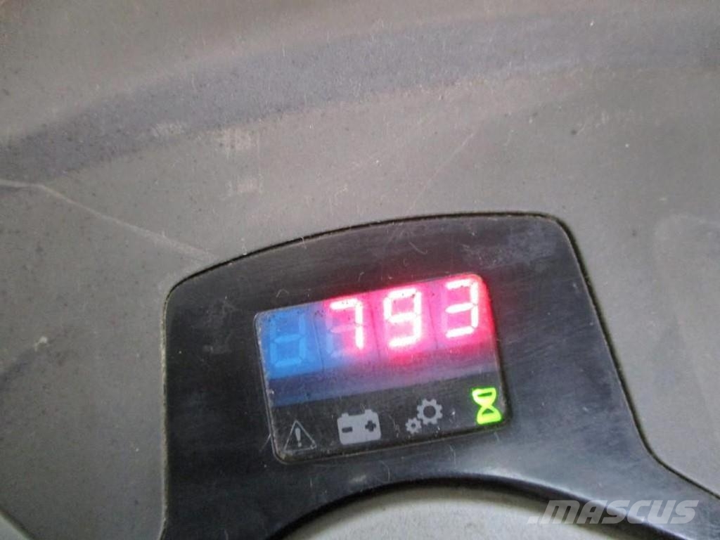 Toyota LWE140 Mažų aukščių keltuvai