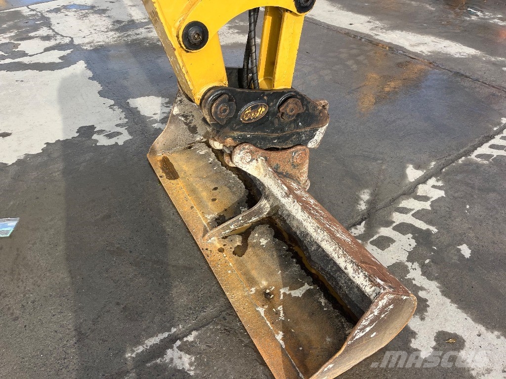 CAT 305E2 Mini excavators < 7t