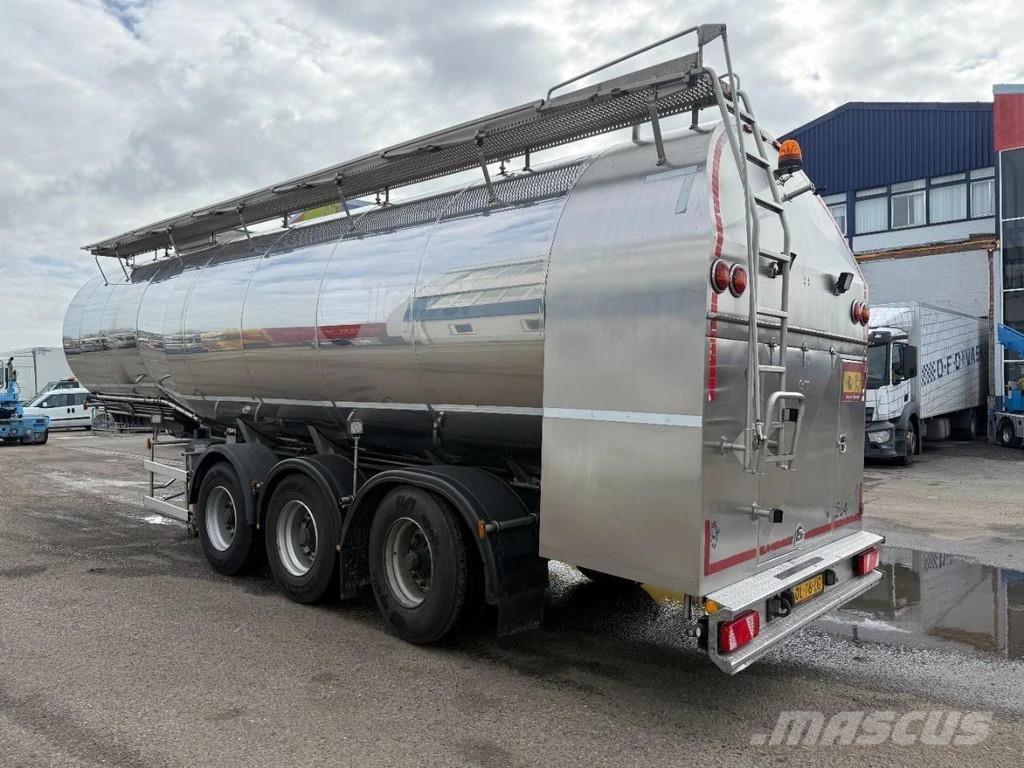 Magyar S40EBT 3 AXLE MILKTANK Semirremolques cisterna