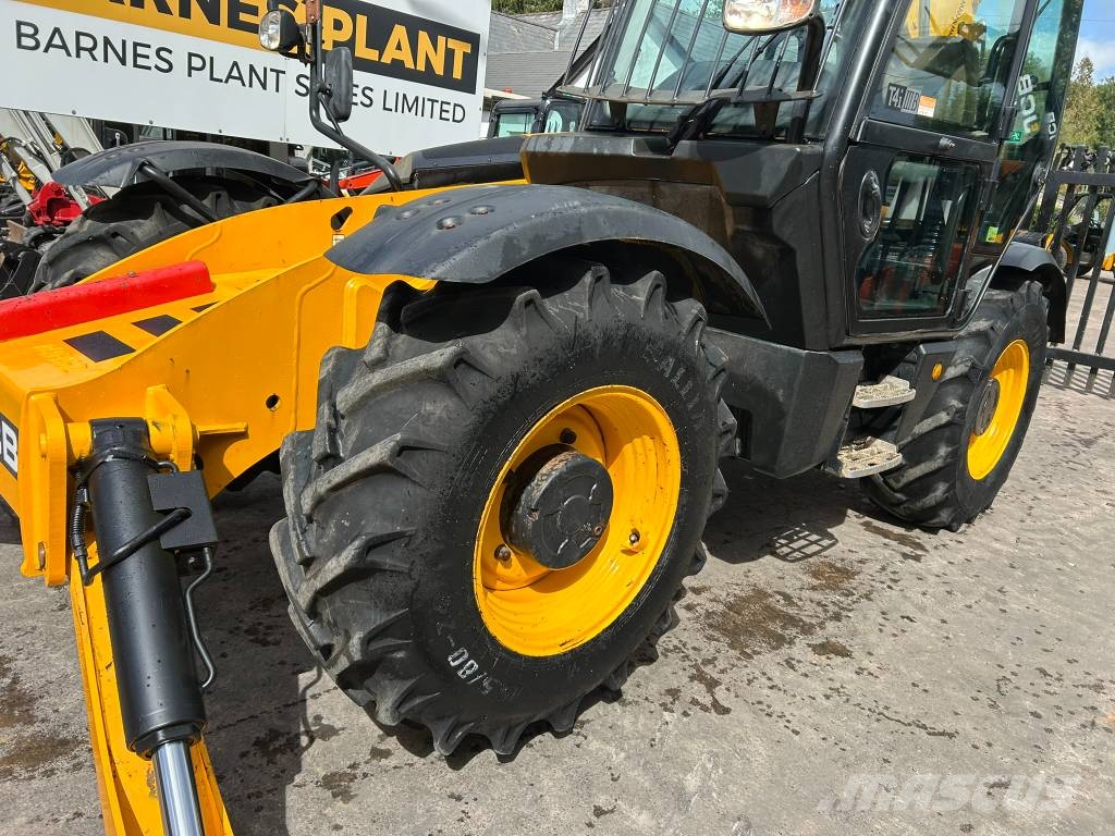 JCB 535-125 Hiviz Teleskoplastere