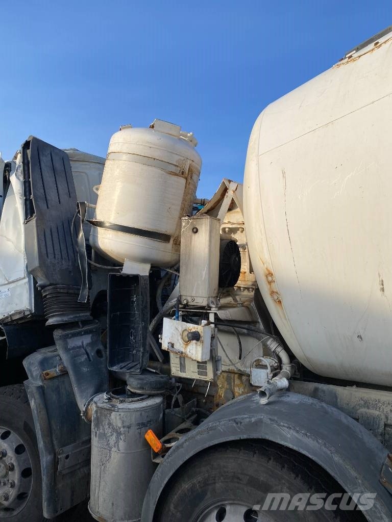 Iveco STRALIS X-WAY 400/SL-IMER 9M3 endommagé شاحنات خرسانة