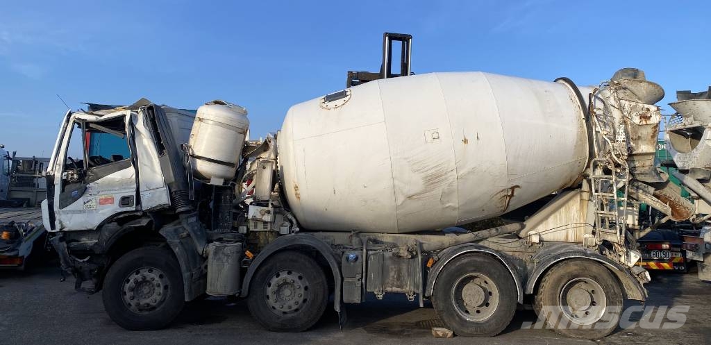 Iveco STRALIS X-WAY 400/SL-IMER 9M3 endommagé شاحنات خرسانة