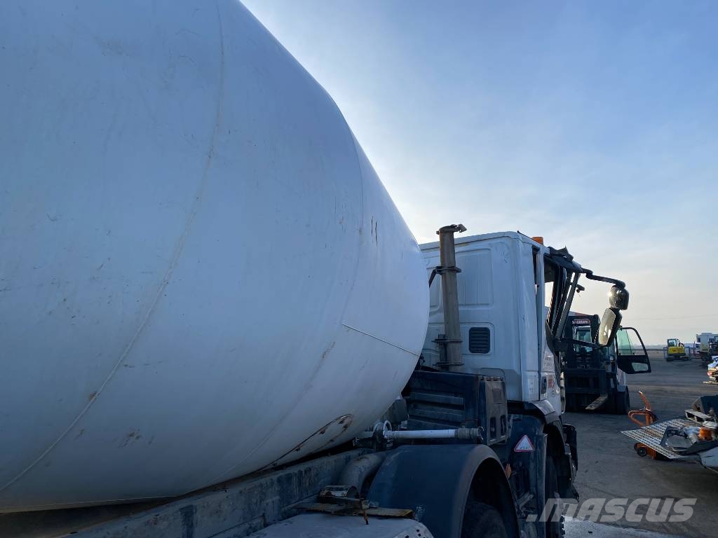 Iveco STRALIS X-WAY 400/SL-IMER 9M3 endommagé شاحنات خرسانة