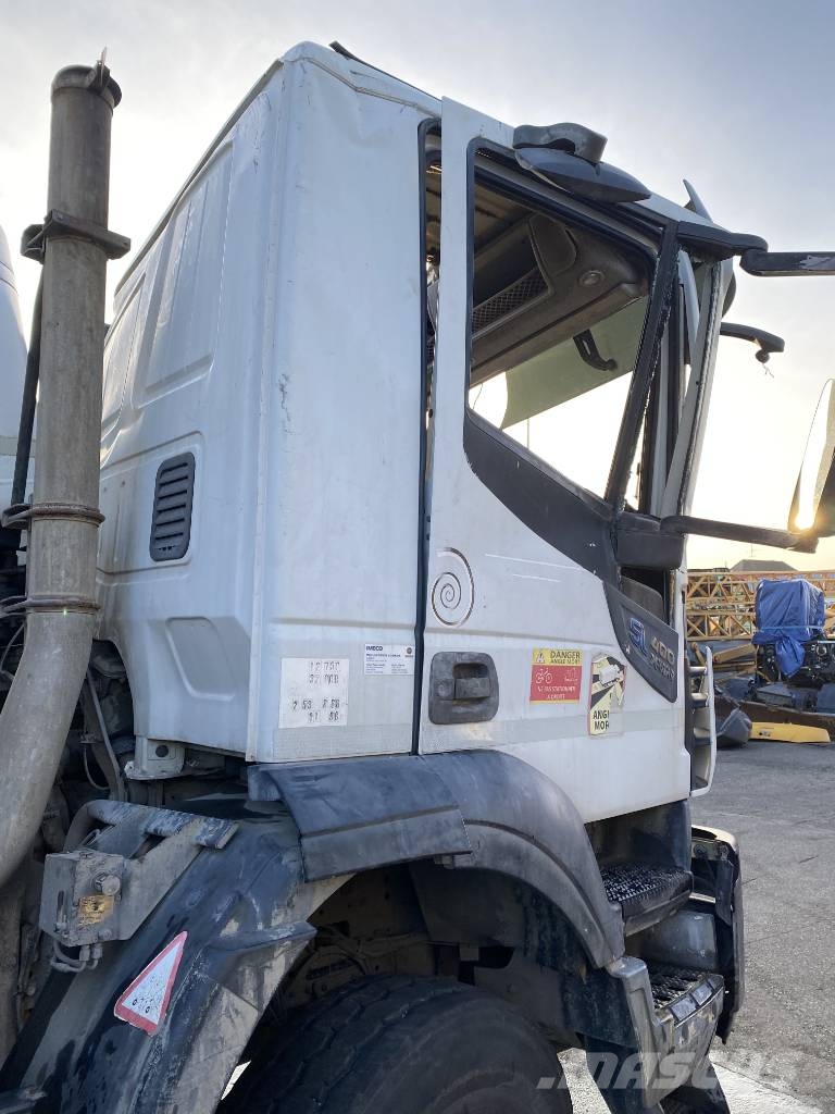 Iveco STRALIS X-WAY 400/SL-IMER 9M3 endommagé شاحنات خرسانة