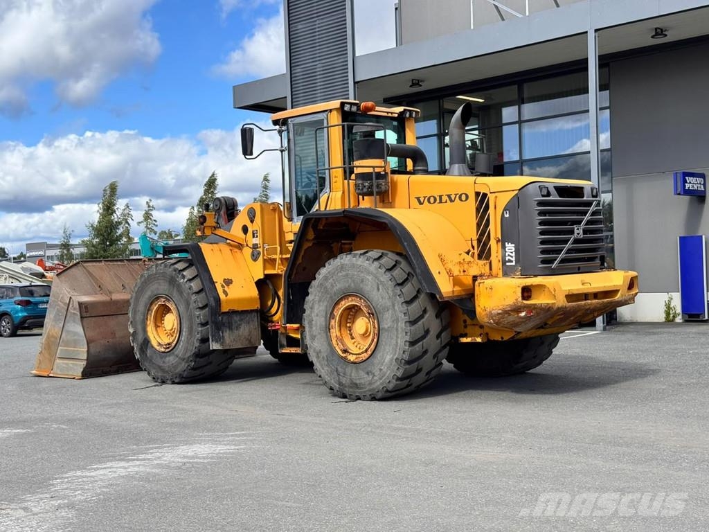 Volvo L220F Wielladers