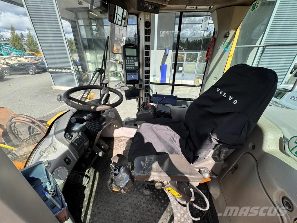 Volvo L220F Wielladers