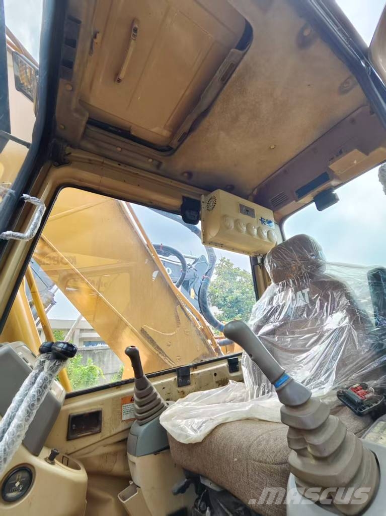 CAT 320BL Гусеничні екскаватори