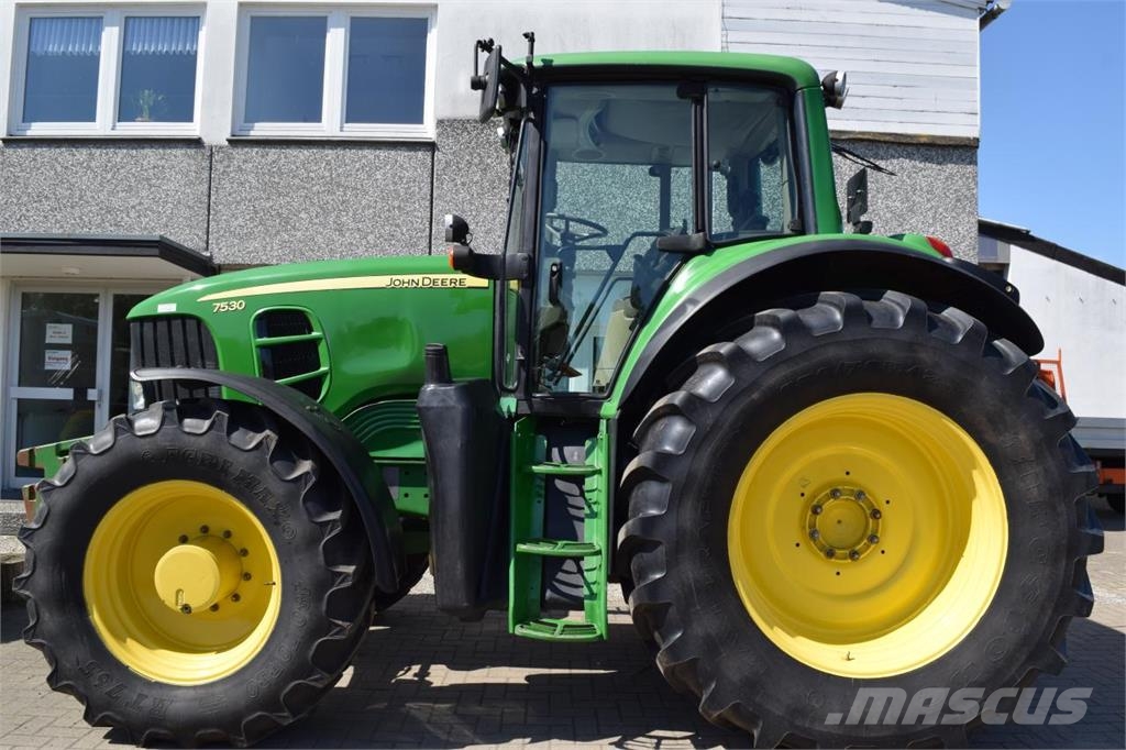 John Deere 7530 Premium Tractoren