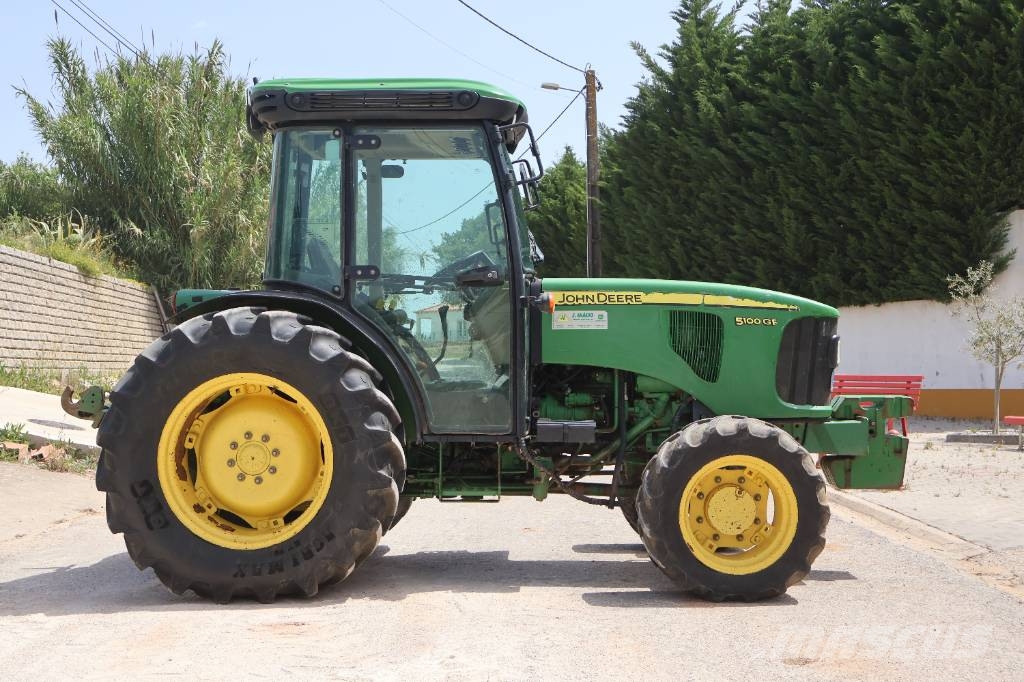 John Deere 5100 GF Tratores Agrícolas usados