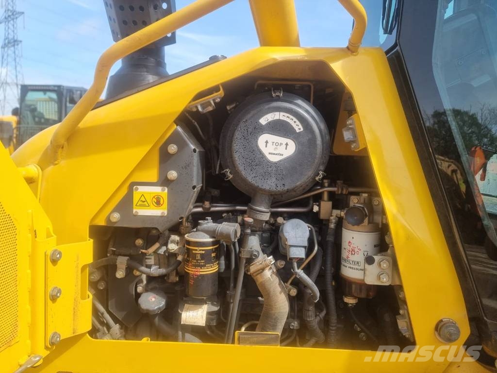 Komatsu D 39 PX-24 Buldozer sobre oruga