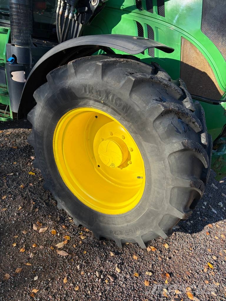 John Deere 6125 R Traktoriai